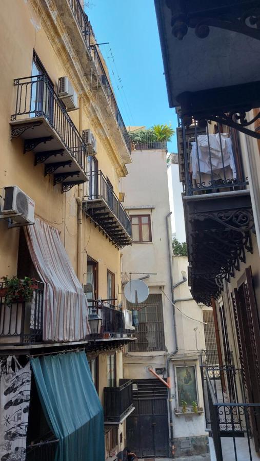 Appartamento In Pieno Centro I Mori E Le Dame باليرمو المظهر الخارجي الصورة